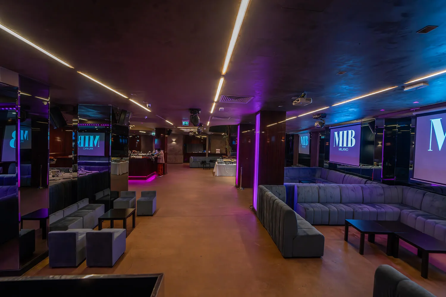 Il MIB Milano in Piazza Affari, interno del locale