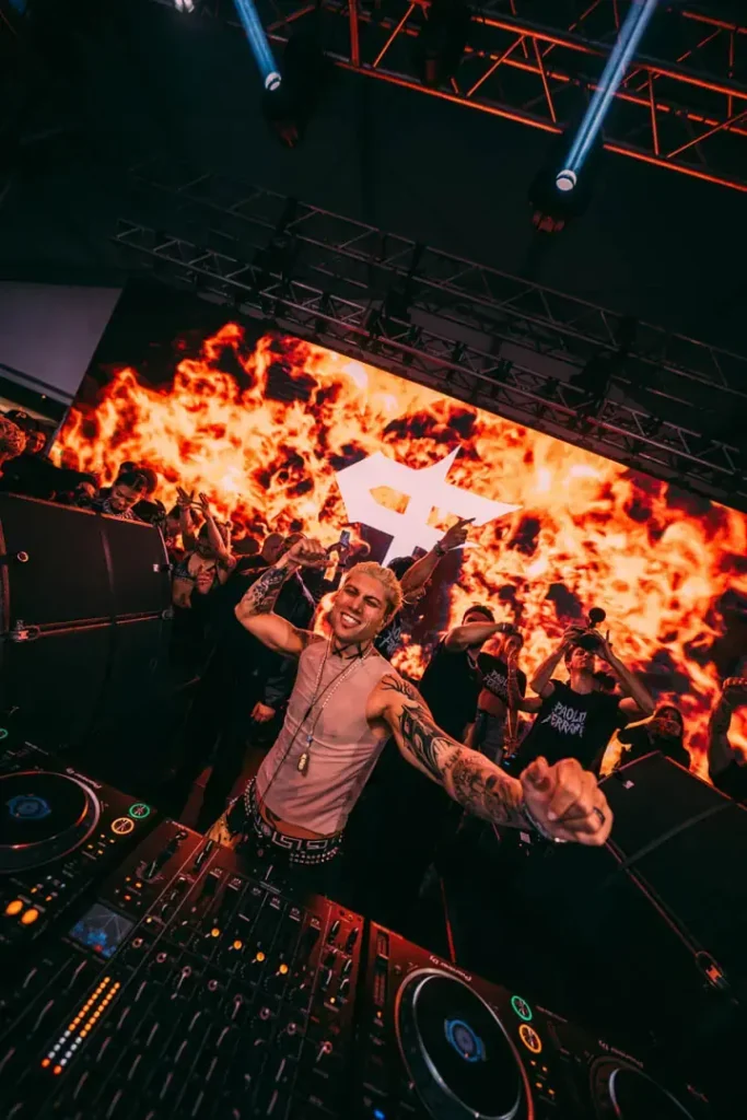DJ set al Galactica stage di Monsterland